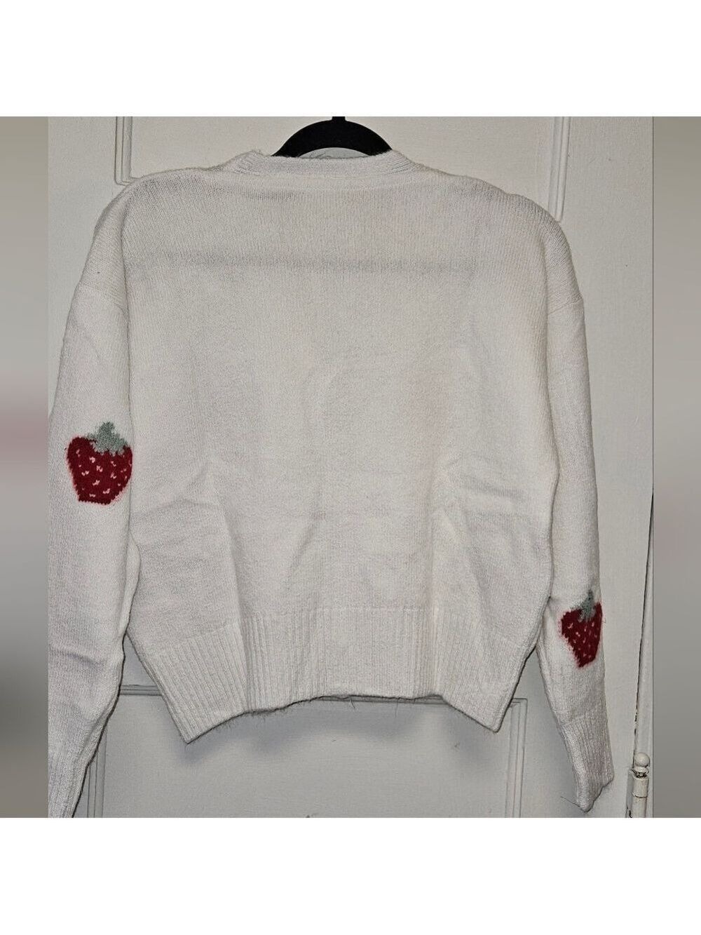 Comfy Strawberry Cropped Cardigan OS NWT - Picture 10 of 10